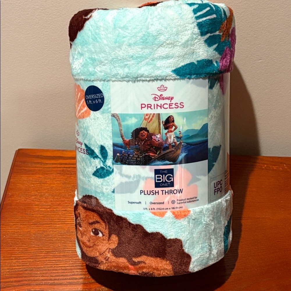 Disney Moana Super Soft Plush Throw Blanket - Picture 4 of 9
